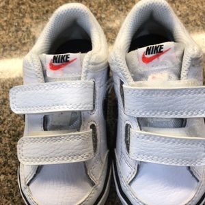 EUC Toddler Size 5 Nike’s